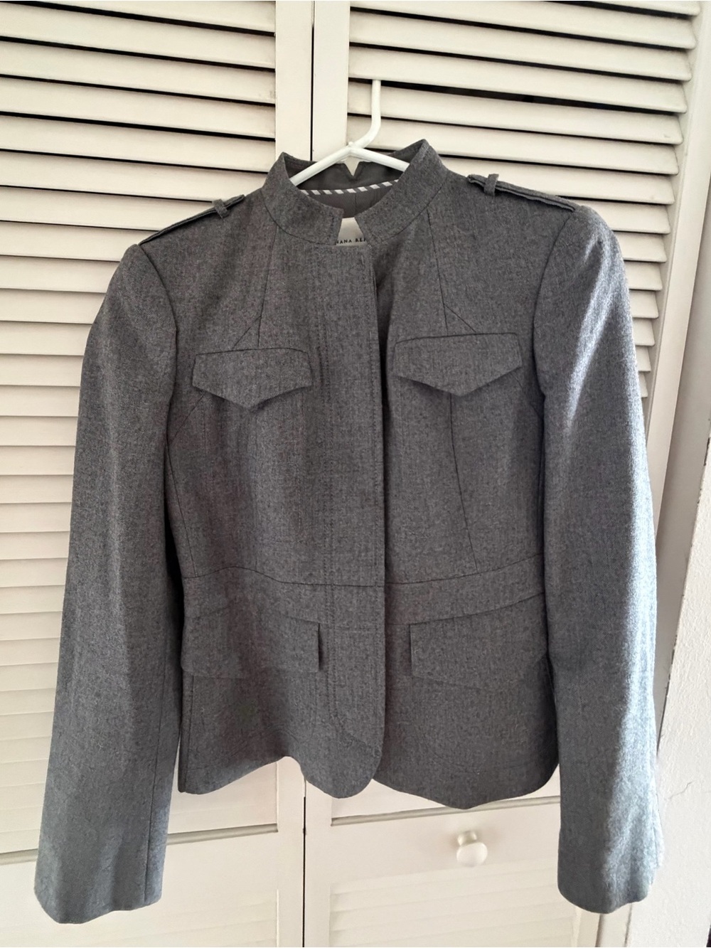 Banana Republic Gray wool Military-Style Women's Blazer NWT